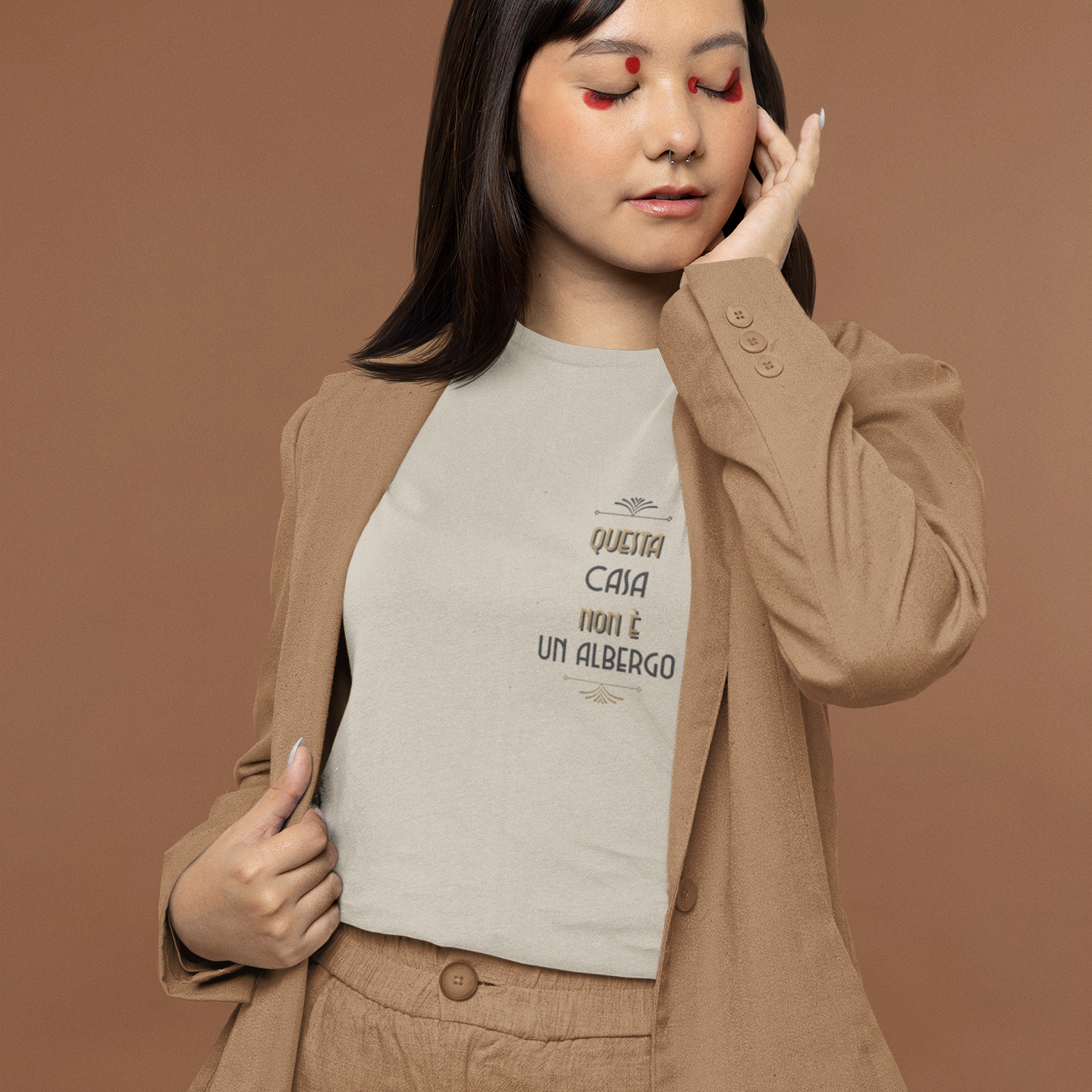 Questa casa non è un albergo  -più colori disponibili-