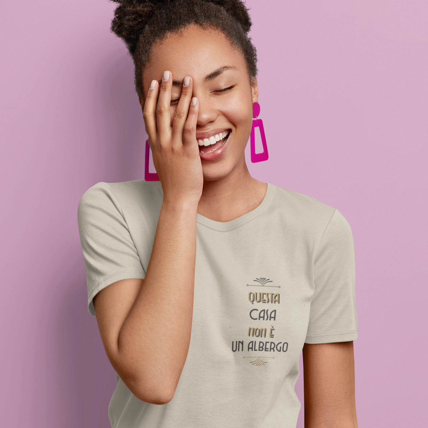 Questa casa non è un albergo  -più colori disponibili-